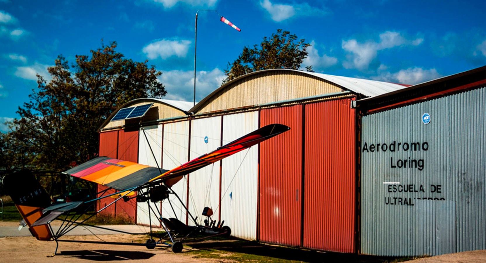 fachada aeródromo loring